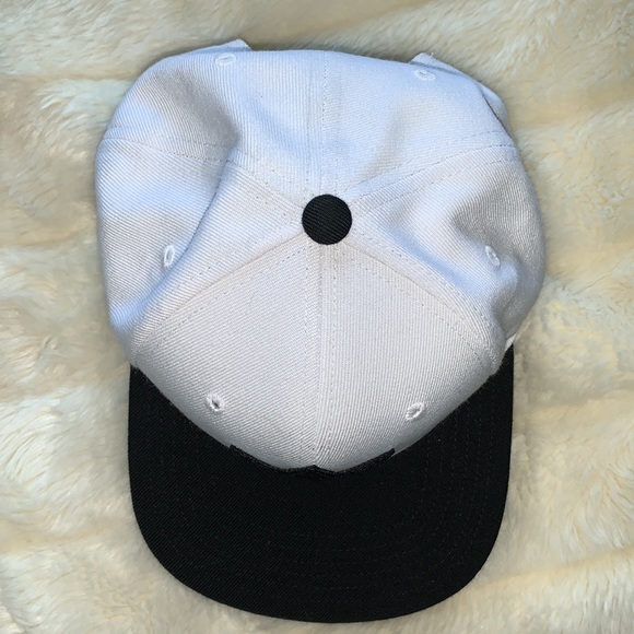 Adidas hat white & black Adidas Mens baseball cap - Picture 11 of 13